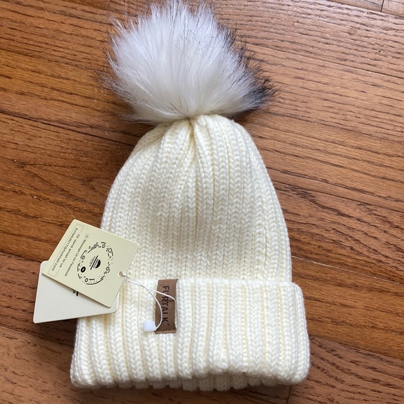 furtalk Accessories - Knot Pom Beanie